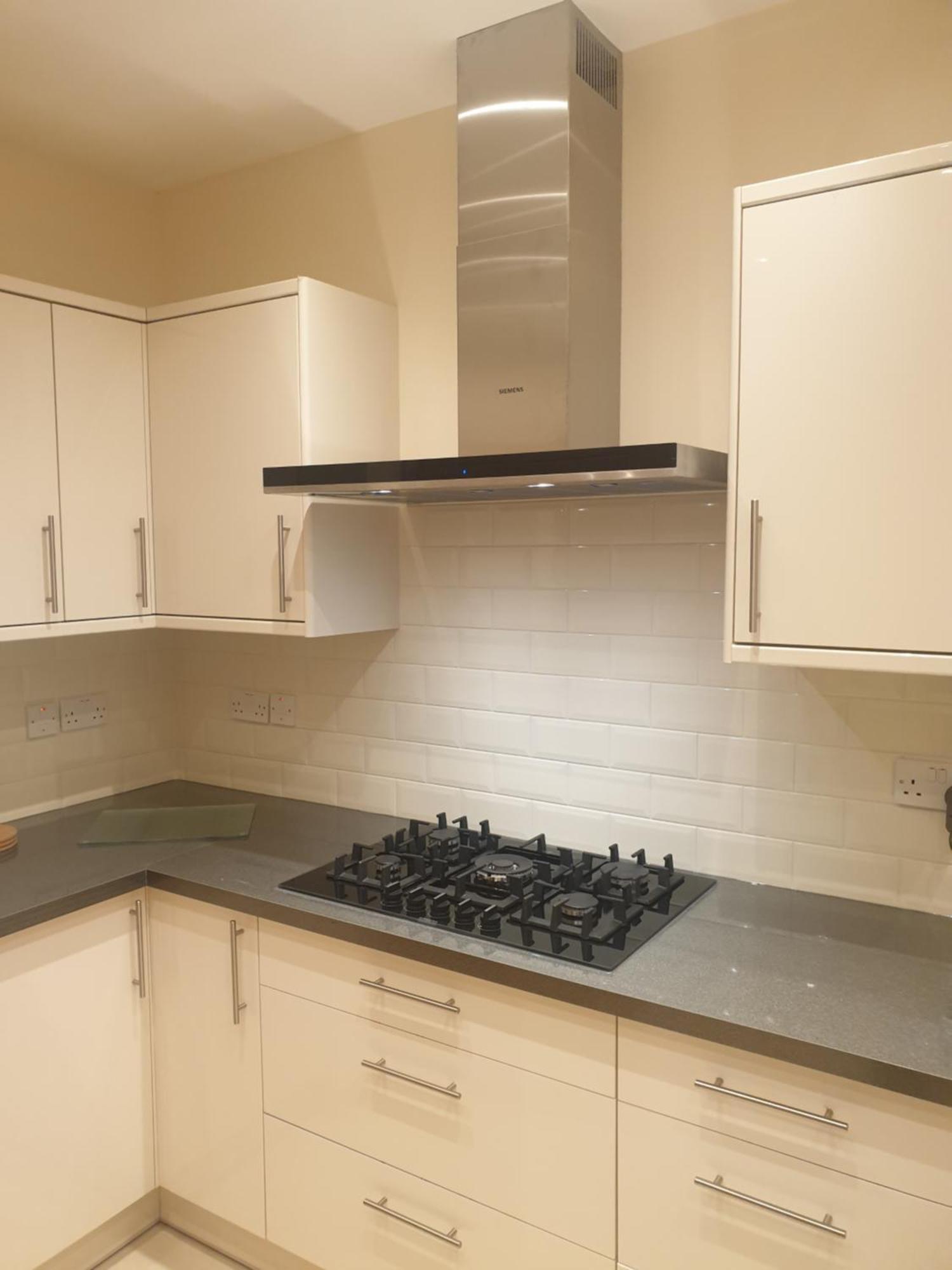 London Luxury Apartments 3 Bedroom Sleeps 8 With 3 Bathrooms 4 Mins Walk To Tube Free Parking إيلفورد المظهر الخارجي الصورة